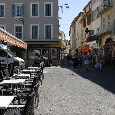 Vieille 1 - Luca's Apartment, 1 Bedroom, Max 2 Adults And 2 Kids Antibes
