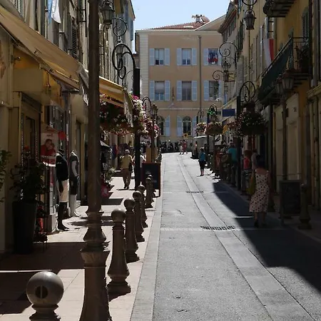 Vieille 1 - Luca's Apartment, 1 Bedroom, Max 2 Adults And 2 Kids * Antibes